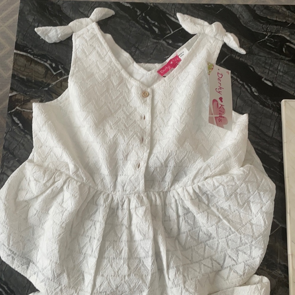Derhy Kids shorts/top set in ivory